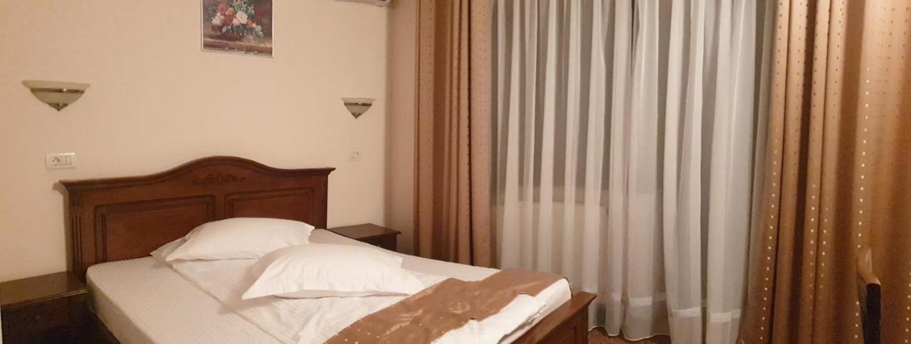 Vila Tisa Tismana Esterno foto