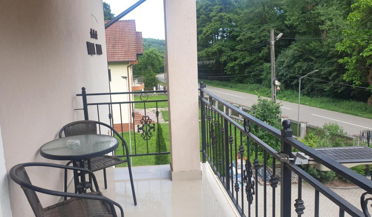 Vila Tisa Tismana Esterno foto