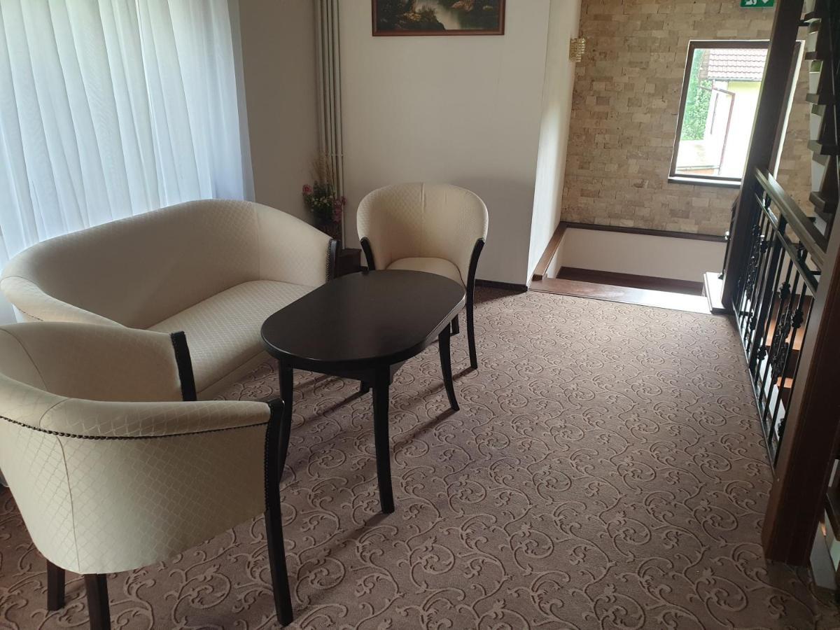 Vila Tisa Tismana Esterno foto